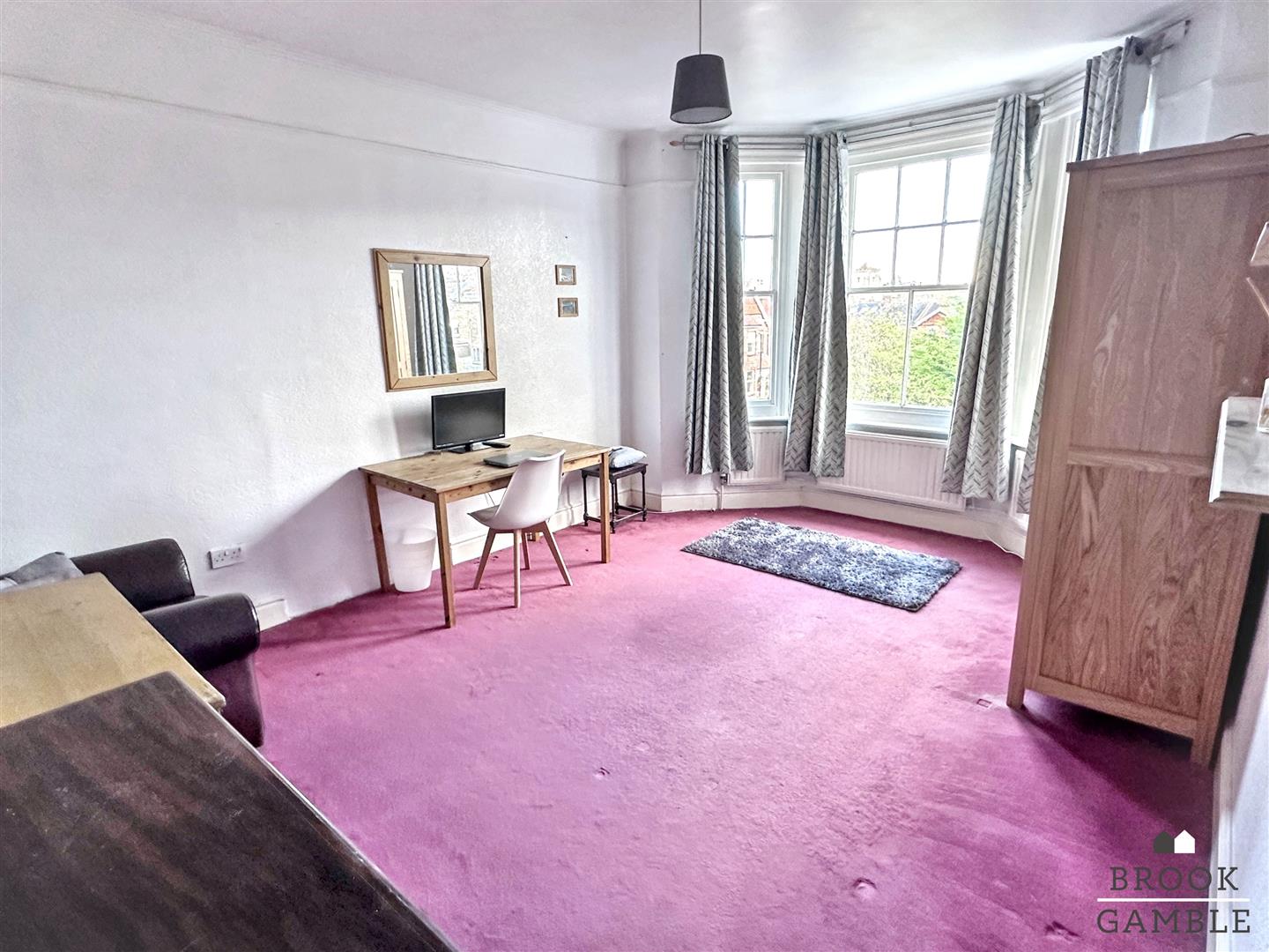 7 Bedroom House - Semi-Detached. Milton Road in Eastbourne, East Sussex 18